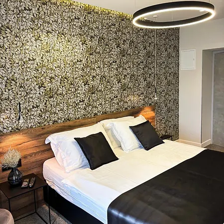 Calma Luxury Bed & Breakfast 4*