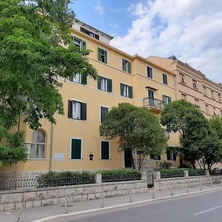 Calma Luxury Bed and Breakfast Σπλιτ