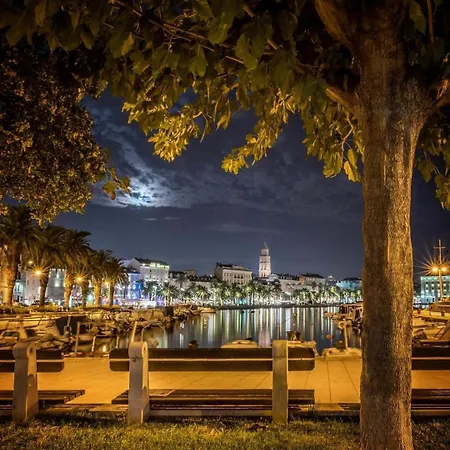 Bed & Breakfast Calma Luxury Split