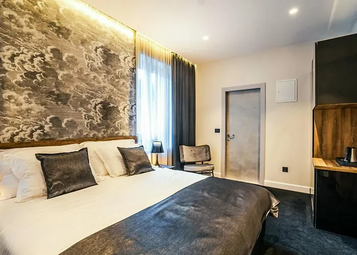 Calma Luxury Bed & Breakfast 4*