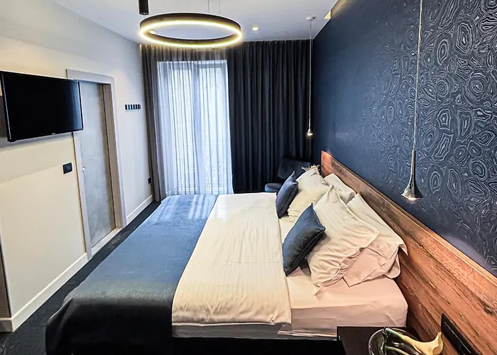 Calma Luxury Bed & Breakfast 4*