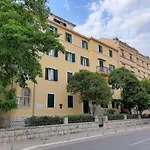 Calma Luxury Bed & Breakfast Split