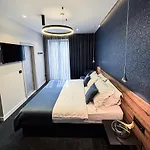 Calma Luxury Bed & Breakfast 4*